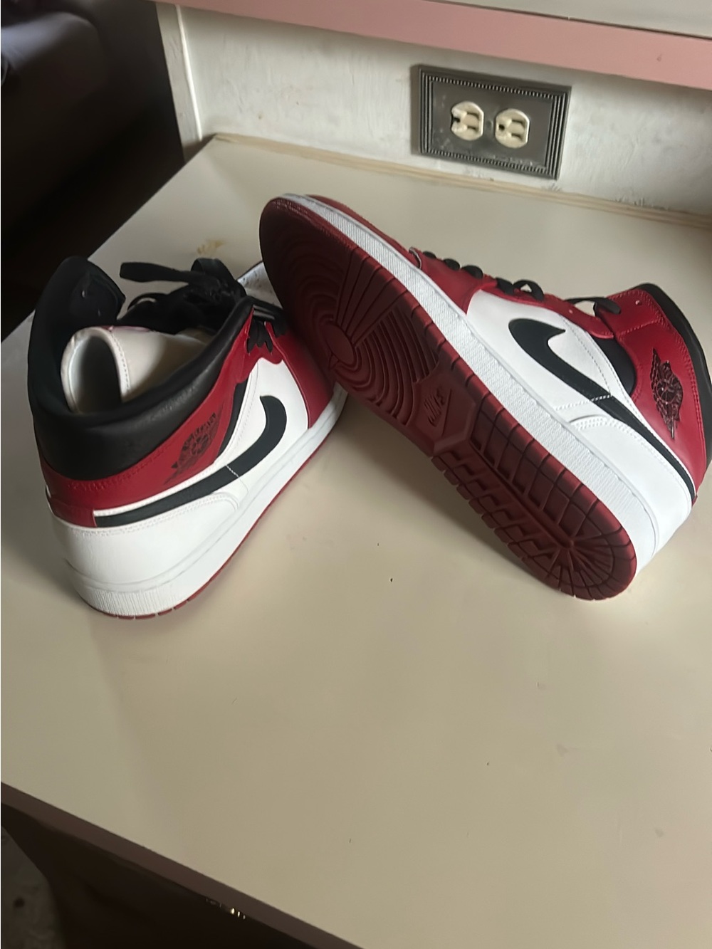 Air Jordan 1 Retro Style High Top Sneakers - White/Red/Black